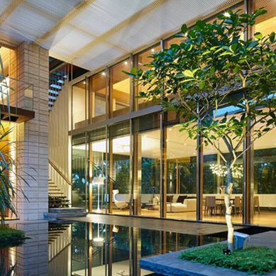 TROPICAL ESCAPE