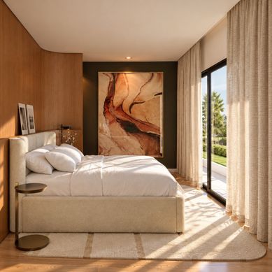 Quarto contemporâneo com texturas naturais