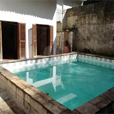 Piscina Contemporanea 