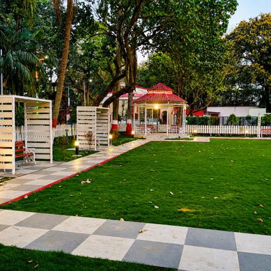 Lawn landscape design at Command Hospital