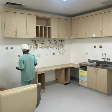 Reforço e acabamento de sala cirúrgica