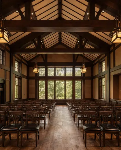 craftsman salon — conference hall (space)