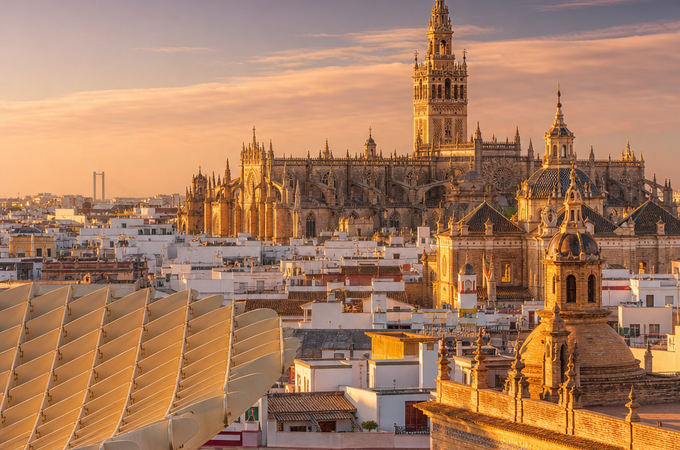 Sevilla: patrimonio, luz y oportunidad para tu próximo proyecto