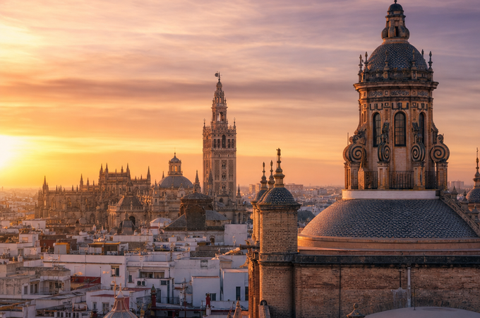 Sevilla: patrimonio, diseño contemporáneo y oportunidades para tu proyecto